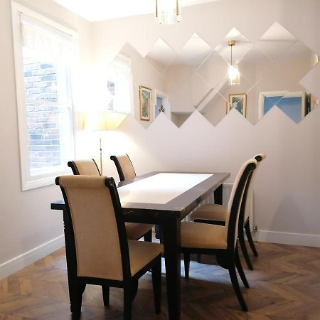 Stunning 3 Bedroom Townhouse In The Heart Of City Belfast Exterior foto