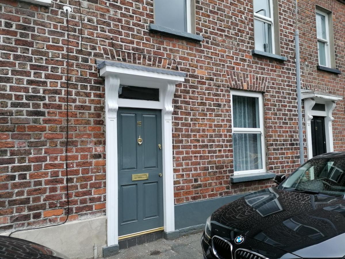 Stunning 3 Bedroom Townhouse In The Heart Of City Belfast Exterior foto
